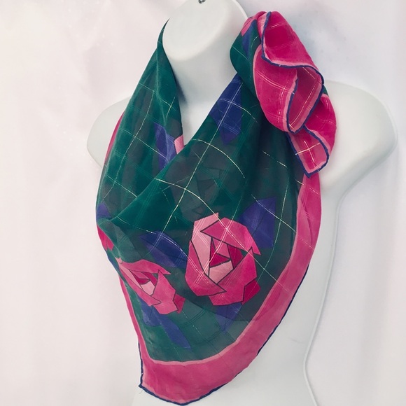 ❄️ Vintage Pink Green & Blue Rose Print Scarf - Picture 4 of 8